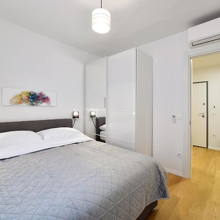 Ophelia Apartment With Parking Загреб Екстериор снимка