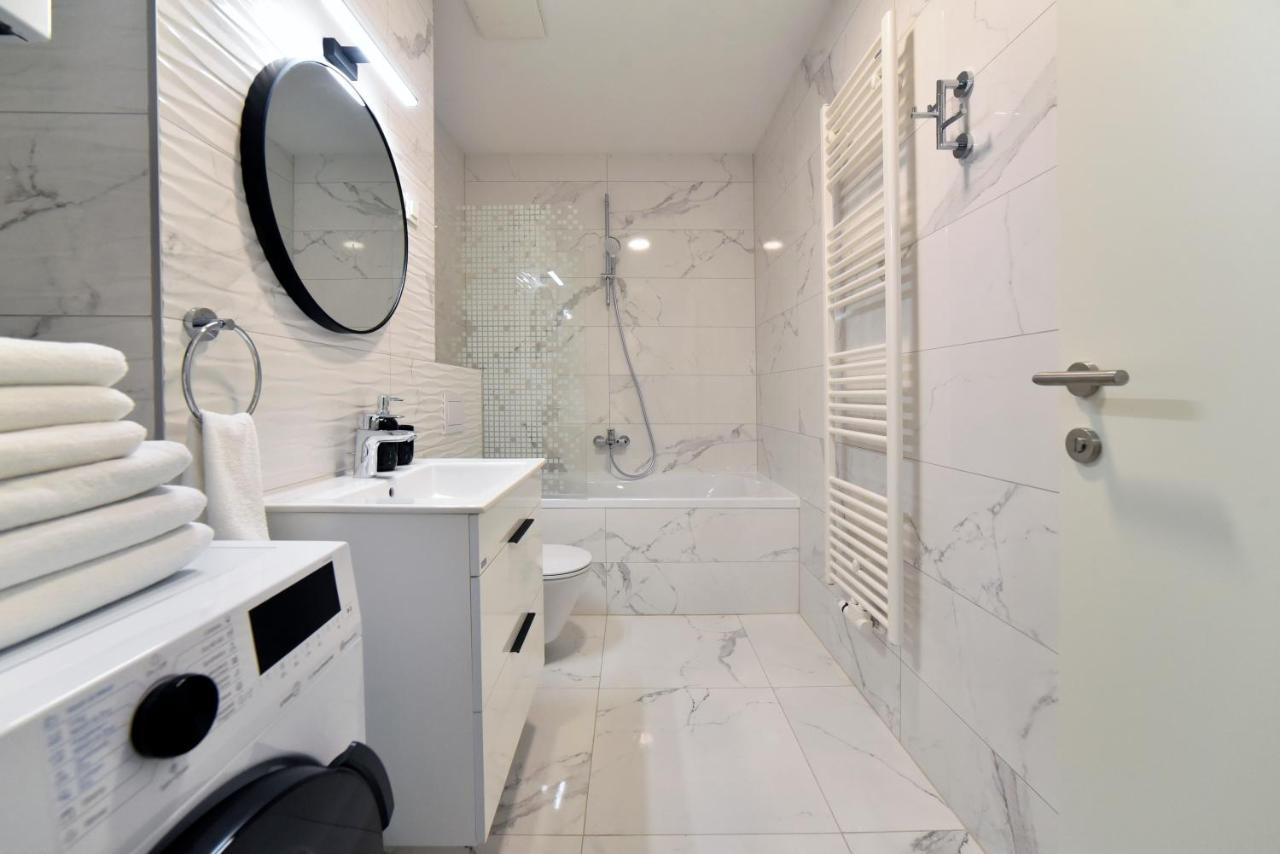Ophelia Apartment With Parking Загреб Екстериор снимка