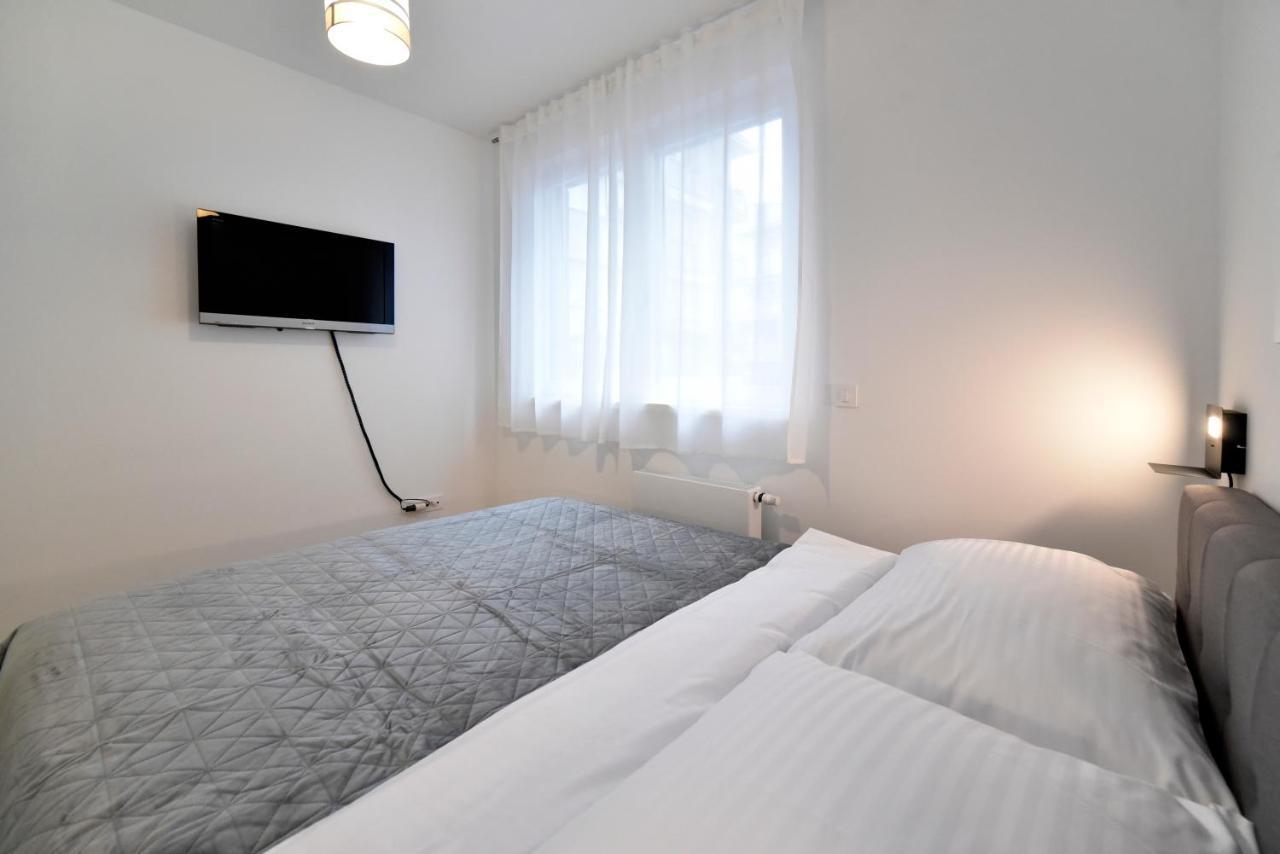 Ophelia Apartment With Parking Загреб Екстериор снимка