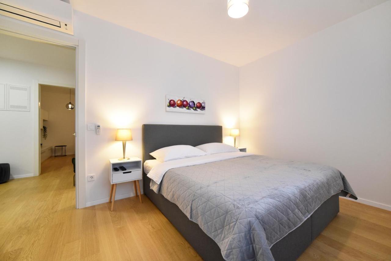 Ophelia Apartment With Parking Загреб Екстериор снимка