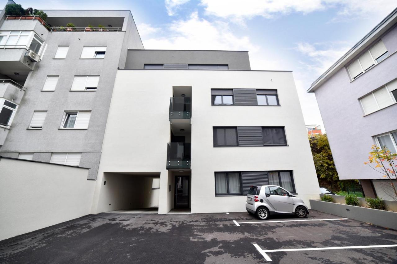 Ophelia Apartment With Parking Загреб Екстериор снимка
